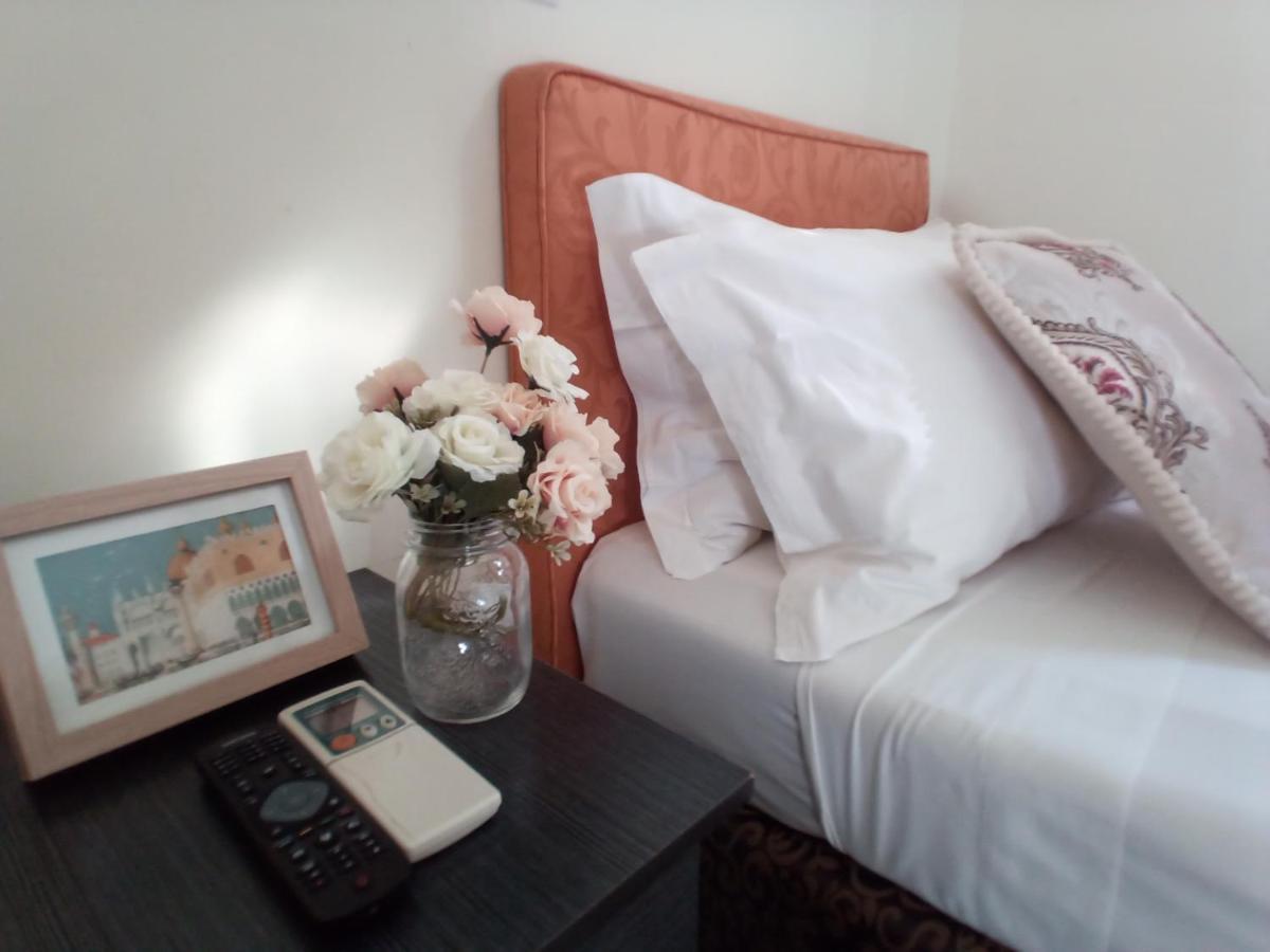 Alveare Bed & Breakfast Rom Exterior foto